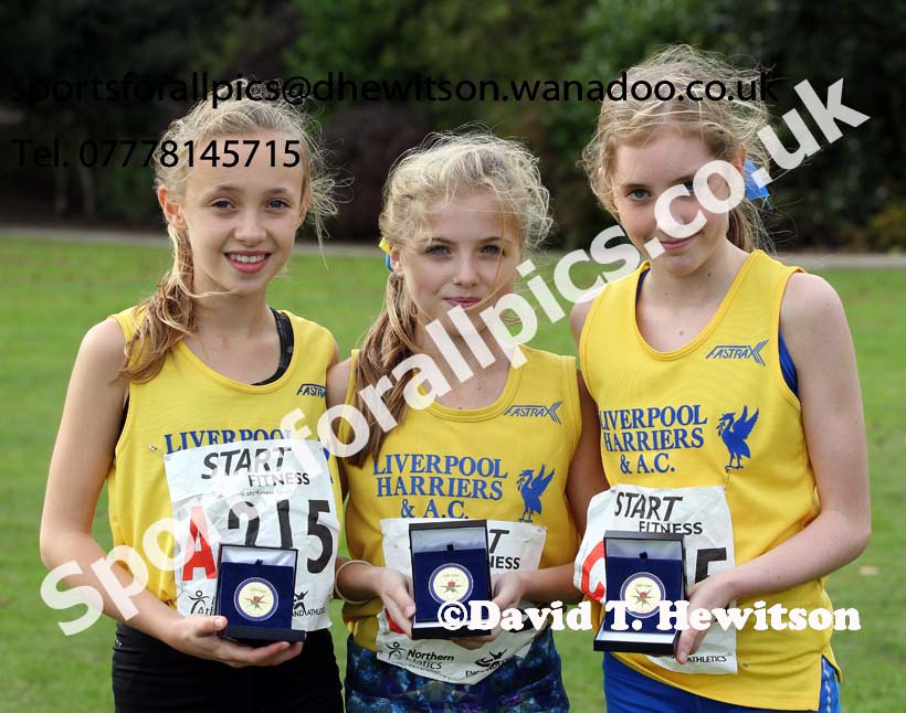 Liverpool Harriers winners of the under-13 girls Northern Cross Country Relays. Photo: David T. Hewitson/Sports for All Pics